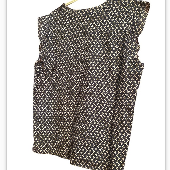 Breezy Summer Top - Picture 2 of 3